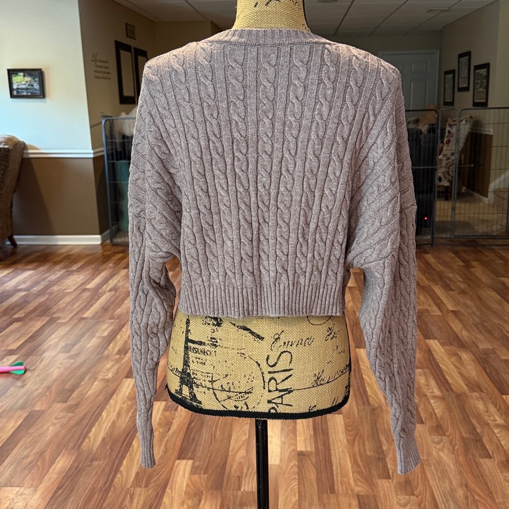 Le Lis size medium cropped cable knit taupe sweater - Picture 4 of 4